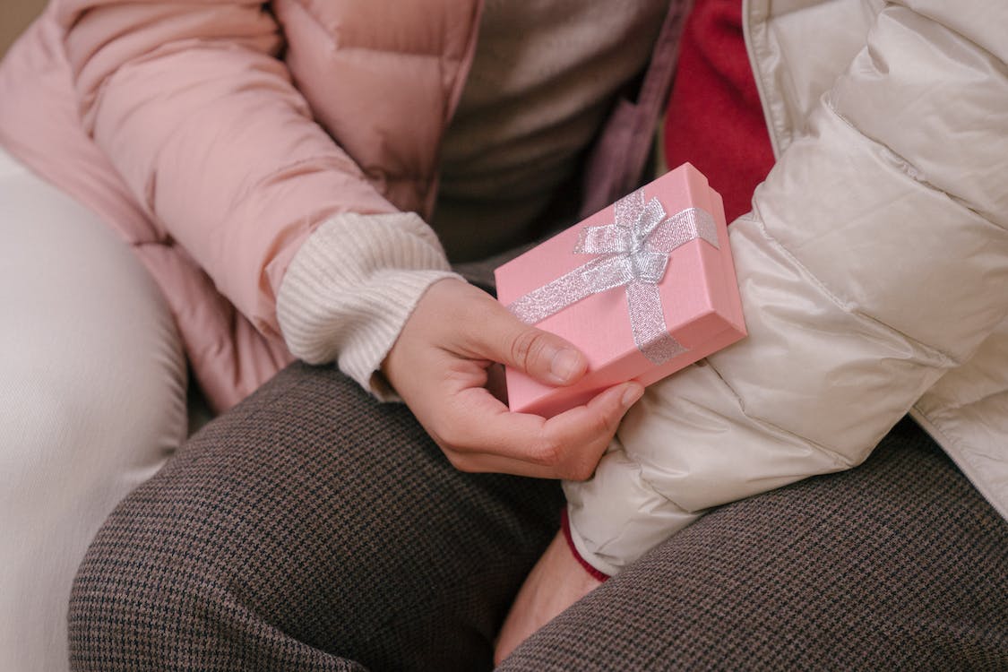 Discover a world of thoughtfully curated birthday gift ideas for a girlfriend that will surely make her day extra special